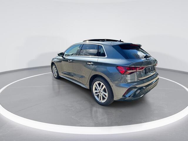 Audi A3 SPORTBACK 40 TFSIe 204pk S-tronic S edition · Panoramadak · Camera · Apple/Android Car Play · Navigatie · Leder Interieur · Stoelverwarming · 17'' Inch · Garantie t/m 04-04-2030 of 100.000km