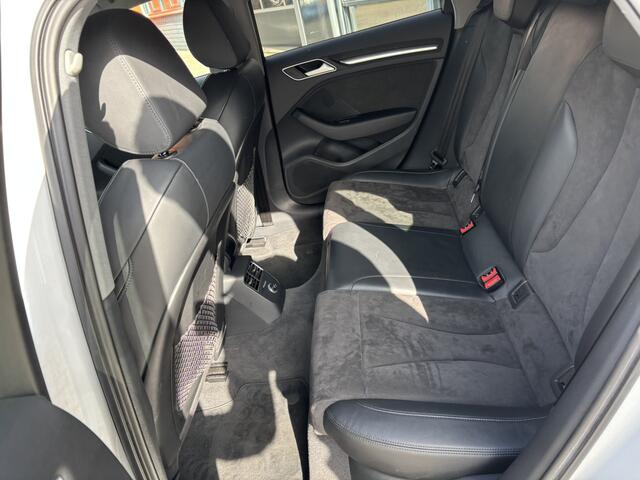 Audi A3 SPORTBACK 1.4 e-tron Plug in Hybrid / Sport Pro Line plus / Navi / Digital Cockpit / Stoel en Stuurverwarming / Parelmoer Wit