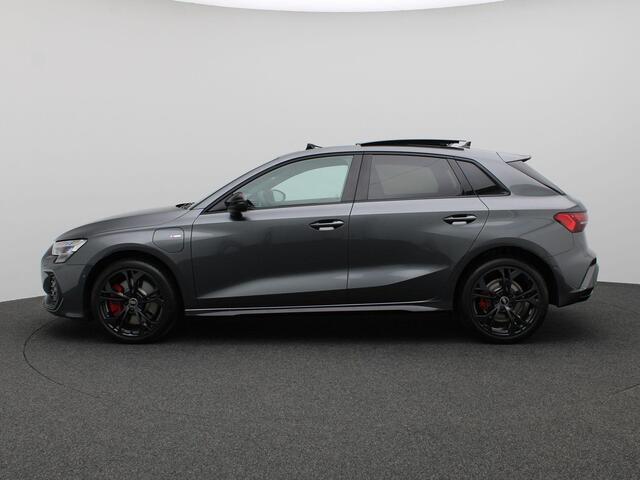Audi A3 SPORTBACK 45 TFSI e S edition Competition 272PK S-Tronic Pano-Schuifdak, Leder, Led matrix, memorystoel, adaptive cruise, keyless, achteruitrijcamera, stoelverwarming voor, 18" lichtmetaal
