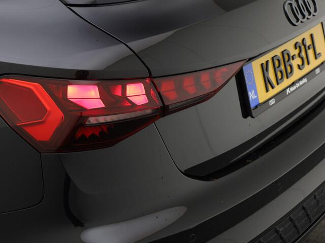Audi A3 SPORTBACK 45 TFSI e S edition Competition Panoramadak · SONOS Sound System · 19'' lichtmetalen velgen · Sportstoelen alcantara