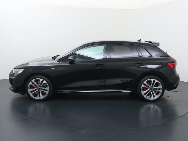 Audi A3 SPORTBACK 45 TFSI e S edition Competition | 272 PK | SoH 100% | Trekhaak | Matrix LED koplampen | Head-up display | S line | Sonos audio |