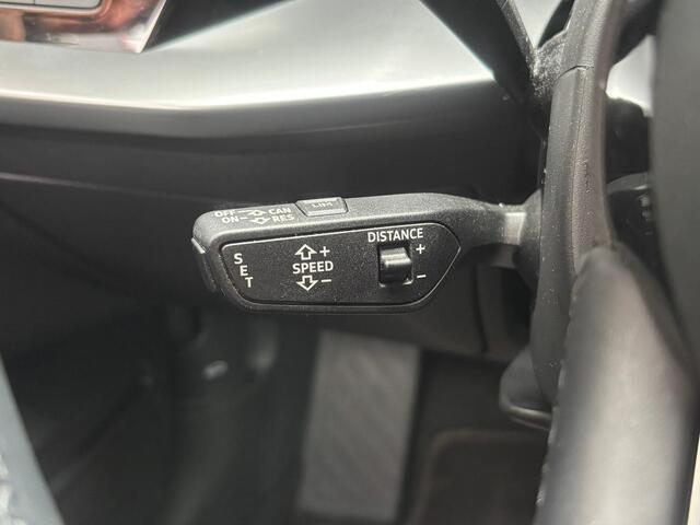 Audi A3 SPORTBACK 30 TFSI Business edition | Sportstoelen | Zwartehemel | Apple Carplay | Stoelverwarming