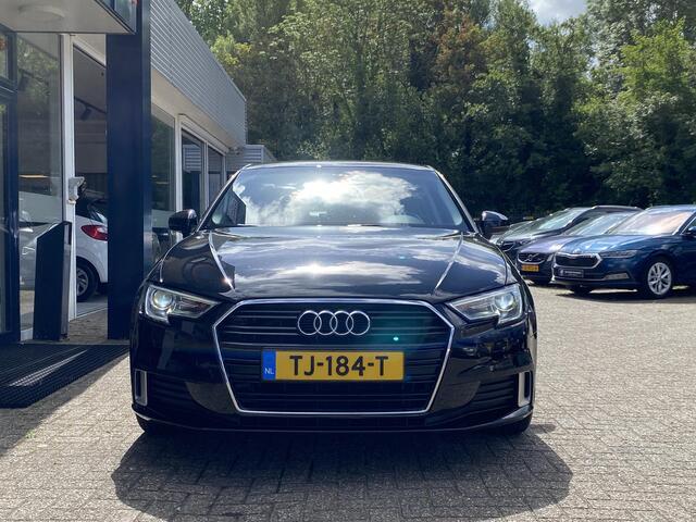 Audi A3 SPORTBACK 1.0 TFSI Design Pro Line / Automaat / 61.000 Km / Bi-Xenon Koplampen / LED Dagrijverlichting / Comfortstoelen / Radio-Bluetooth / Navi / Cruise-Control / Climate-Control / ELKTR-Pakket / AFN-Trekhaak / PDC Achter / LMV 17'' / All-Season / ENZ.