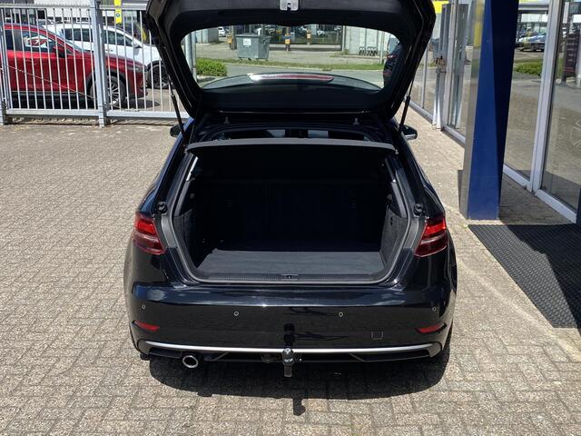 Audi A3 SPORTBACK 1.0 TFSI Design Pro Line / Automaat / 61.000 Km / Bi-Xenon Koplampen / LED Dagrijverlichting / Comfortstoelen / Radio-Bluetooth / Navi / Cruise-Control / Climate-Control / ELKTR-Pakket / AFN-Trekhaak / PDC Achter / LMV 17'' / All-Season / ENZ.