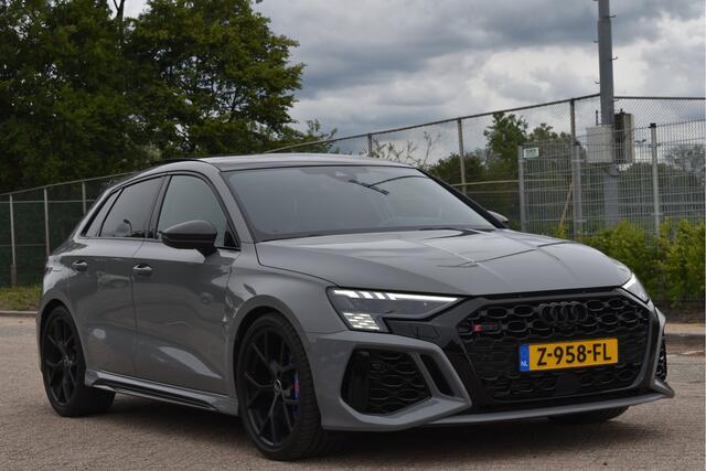 Audi A3 SPORTBACK 2.5 TFSI RS 3 quattro 400 PK RS-Dynamic | Vol | B&O | Keyless | HUD | Keramisch | Massagestoelen | Camera | Open dak