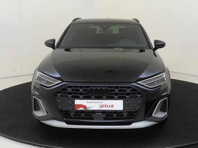 Audi A3 SPORTBACK allstreet 40 TFSI e Advanced edition | SoH 100% | S-line interieur | Trekhaak | SONOS audio | Parkeerassistent | Adaptieve cruise control | Navigatie Plus | Keyless | Elektrisch verstelbare voorstoelen |