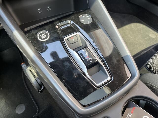Audi A3 SPORTBACK 45 TFSI e S-Line Competition / AUTOMAAT/ GARANTIE TM 09-2029/ 272 PK/ PANO/ SONOS/ ACC/ PARK.SENSOREN V+A/ CAMERA/ STOELVERWARM./ SMARTPHONE INTERFACE/ KEYLESS/ RIJ-MODI/ DIGITAL DASH/ DAB/ NAVI/ CLIMA/ LED/ 18'' LMV