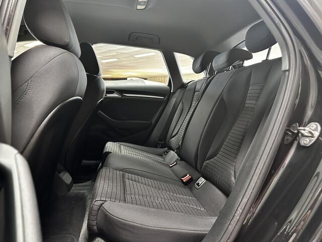 Audi A3 SPORTBACK 1.0 TFSI Sport Lease Edition/ Automaat/ Facelift!/ LED Koplampen/ 17'' LMV/ Sportstoelen/ Navi/ Airco/ Cruise/ Elek. pakket/ Isofix/ Bluetooth/ Multi. Sportstuur/ Dakrails.