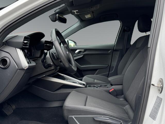 Audi A3 SPORTBACK 40 204pk TFSI e S edition Parkeerassistent | MMI navigatie plus MMI touch | Adaptive cruise control