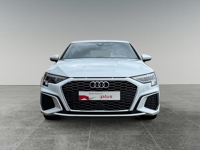 Audi A3 SPORTBACK 40 204pk TFSI e S edition Parkeerassistent | MMI navigatie plus MMI touch | Adaptive cruise control