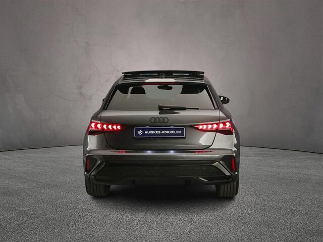 Audi A3 SPORTBACK 45 TFSI e S edition Competition | Panorama Dak | Adaptieve Cruise | Apple/Android Play | Ambiance Plus Verlichting | Camera | Matrix LED | Interieur-pakket | Optie-pakket | Navigatie-pakket | LED-lichtpakket | Assistentie Pakket |