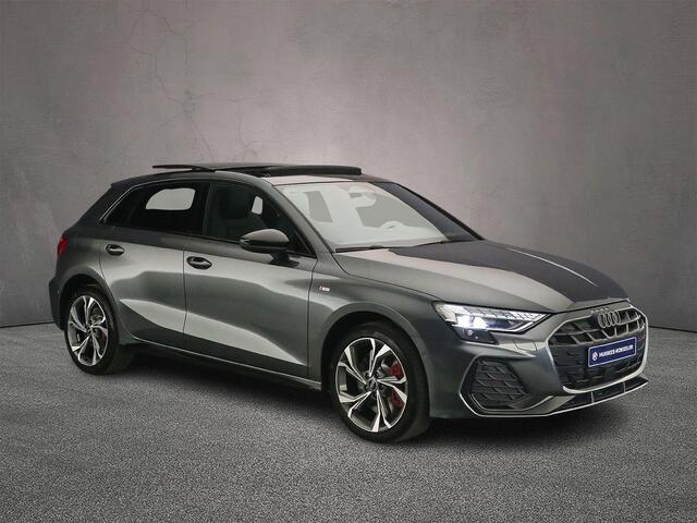 Audi A3 SPORTBACK 45 TFSI e S edition Competition | Panorama Dak | Adaptieve Cruise | Apple/Android Play | Ambiance Plus Verlichting | Camera | Matrix LED | Interieur-pakket | Optie-pakket | Navigatie-pakket | LED-lichtpakket | Assistentie Pakket |