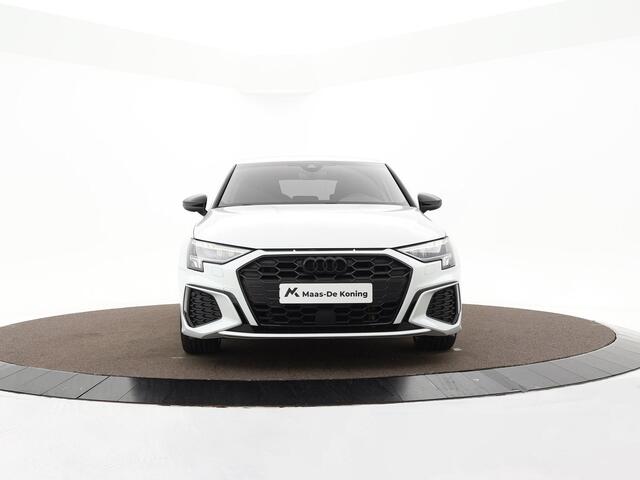 Audi A3 SPORTBACK 45 TFSIe 245pk S-tronic S edition Competition · Apple/Android Car Play · Adaptive Cruise Control · Elek. inklap b.spiegels · Navigatie · 18'' ·