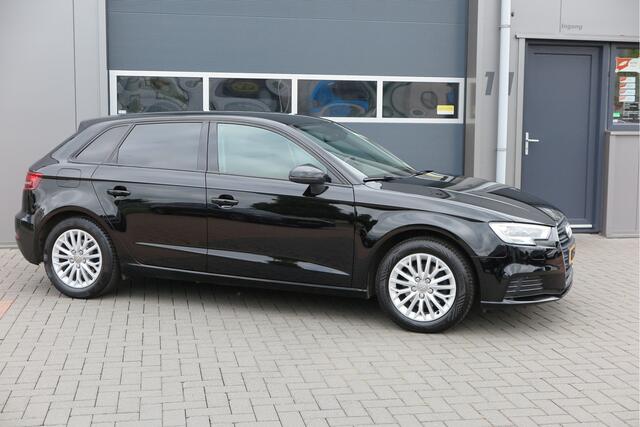 Audi A3 SPORTBACK 1.4 TFSI CoD 110kw 150PK S-tronic Xenon ,Trekhaak , LMV, Stuurwiel multifunctioneel, etc. APK tot 05-2027