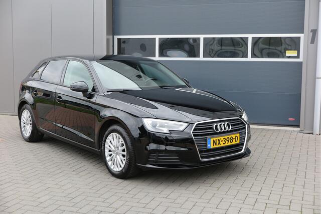 Audi A3 SPORTBACK 1.4 TFSI CoD 110kw 150PK S-tronic Xenon ,Trekhaak , LMV, Stuurwiel multifunctioneel, etc. APK tot 05-2027