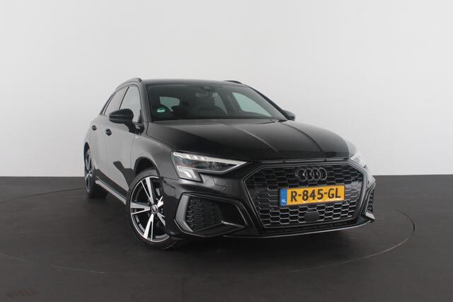 Audi A3 SPORTBACK 40 TFSI e S line edition > Sfeerverlichting/18inch/Trekhaak/Plug in hybrid/Mythos Black