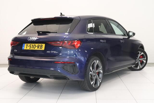Audi A3 SPORTBACK 45 TFSI e S edition Competition | Parkeersensoren | Adaptieve cruise | 18"Lichtmetaal | Climate control | AppleCarplay AndroidAuto |