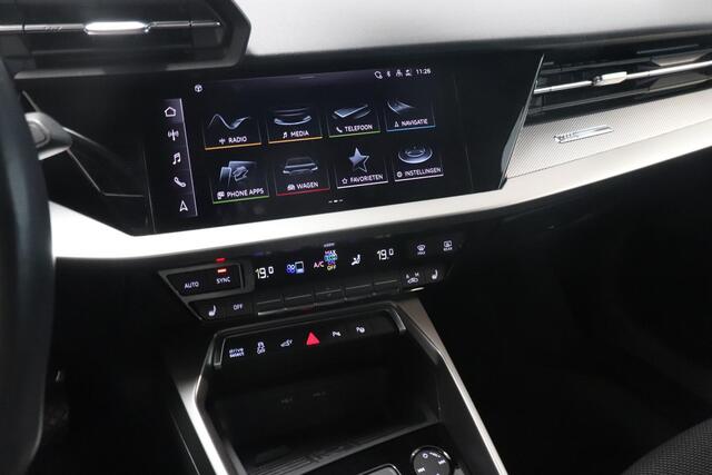 Audi A3 SPORTBACK 45 TFSI e S edition Competition | Parkeersensoren | Adaptieve cruise | 18"Lichtmetaal | Climate control | AppleCarplay AndroidAuto |
