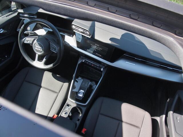 Audi A3 SPORTBACK 35 TFSI S edition | Panoramadak | Bang & Olufsen | Trekhaak | Apple Carplay | Parkeersensoren |