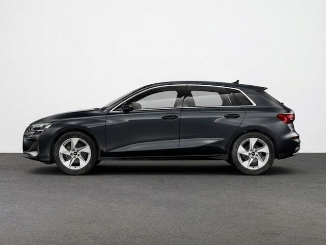 Audi A3 SPORTBACK Advanced edition 30 TFSI 116 pk | Assis.pak Driving+Parking plus | 17 inch lichtmetalen velgen | Elektrisch verstelbare en verwarmbare buitenspiegels | Sportstoelen |