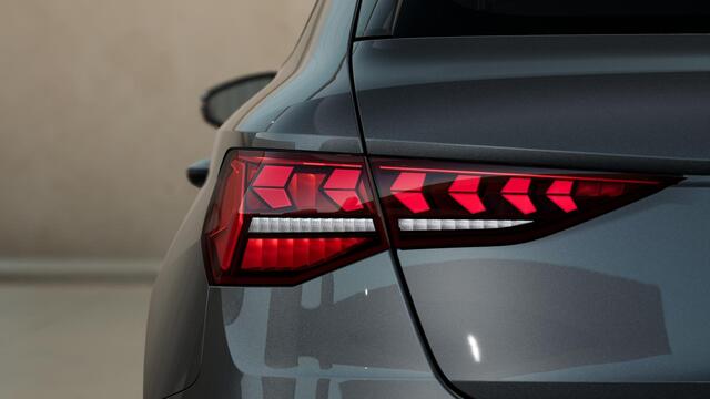 Audi A3 SPORTBACK 40 TFSI e 204PK S edition | Trekhaak | Sonos | Carbon | Matrix | Leder | Rood-Stiksel | 18-Inch | Drive-Select | Camera-Achter | Alcantara |