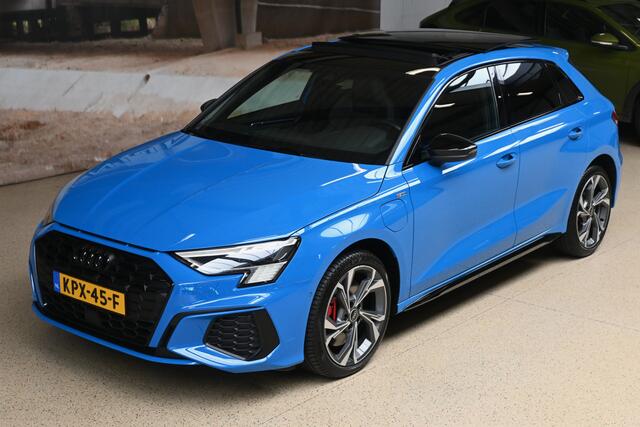 Audi A3 SPORTBACK 45 TFSIe 245pk S edition Competition | Pano | RS stoelen | Matrix | B&O | 100% (Dealer) onderhouden label