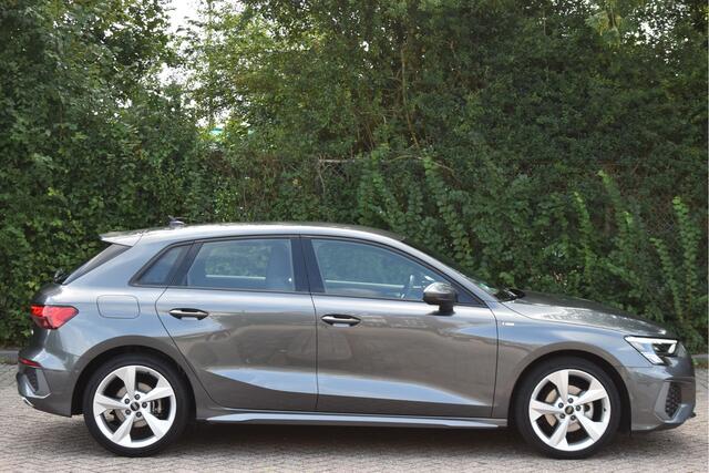 Audi A3 SPORTBACK 35 TFSI edition one 3x S-Line 150pk | Stoelverwarming | Virtual Cockpit | Camera | Carplay/Android | Adapt.CC | Full LED