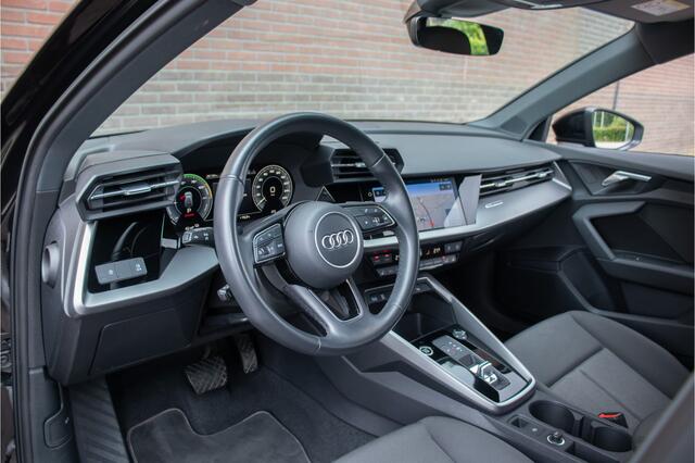Audi A3 SPORTBACK 40 TFSI e 204pk Edition, Stoelverwarming, Adaptive Cruise, Park Assist, Carplay, DAB+, Navigatie.
