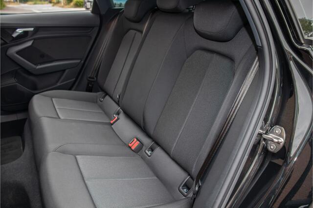 Audi A3 SPORTBACK 40 TFSI e 204pk Edition, Stoelverwarming, Adaptive Cruise, Park Assist, Carplay, DAB+, Navigatie.