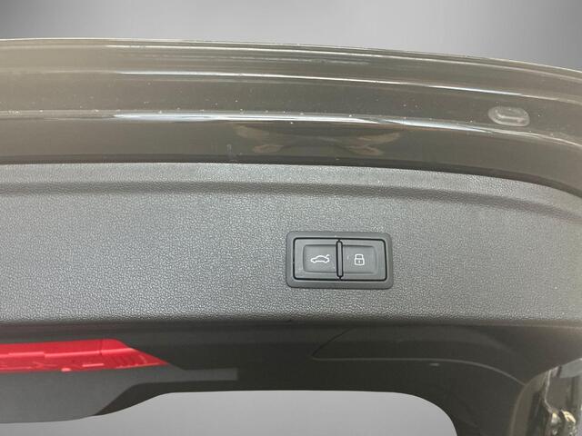 Audi A3 SPORTBACK 45 TFSIe 272pk S-Tronic S Edition Competition · Panoramadak · Camera · SONOS Sound · Head-Up Display · Dodehoeksensor · Matrix LED · Garantie t/m 28-09-2030 of 100.000km