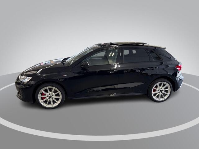 Audi A3 SPORTBACK 45 TFSIe 272pk S-tronic S edition Competition · Panoramadak · Sonos Audio · Camera · Head-Up · Apple/Android Car Play · 18'' Inch · Garantie t/m 28-09-2030 of 100.000km