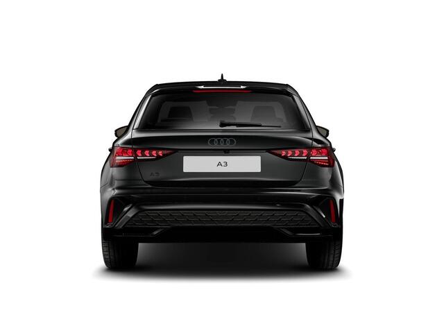 Audi A3 SPORTBACK S edition Competition 45 TFSI e 200 kW / 272 PK Sp Panoramadak | Sonos Geluidsysteem | Led-Verlichting |