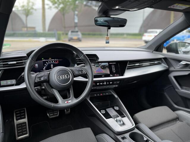 Audi A3 SPORTBACK 35 TFSI S edition | 3X S-LINE IN & EXTERIEUR + ONDERSTEL | MILD-HYBRIDE | NAVI + CARPLAY | STOELVERWARMING | CAMERA | ALL SEASON BANDEN | FULL LED | RIJKLAAR MET 12 MND BOVAG GARANTIE |