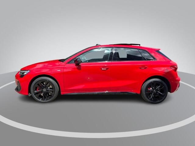 Audi A3 SPORTBACK 45 TFSIe 272pk S-tronic S edition Competition · Panoramadak · Camera · Elek. Bestuurdersstoel · Apple/Android Car Play · Leder/ Alcantara · Zwart Optiek · 18'' Inch · Garantie t/m 10-12-2030 of 100.000km