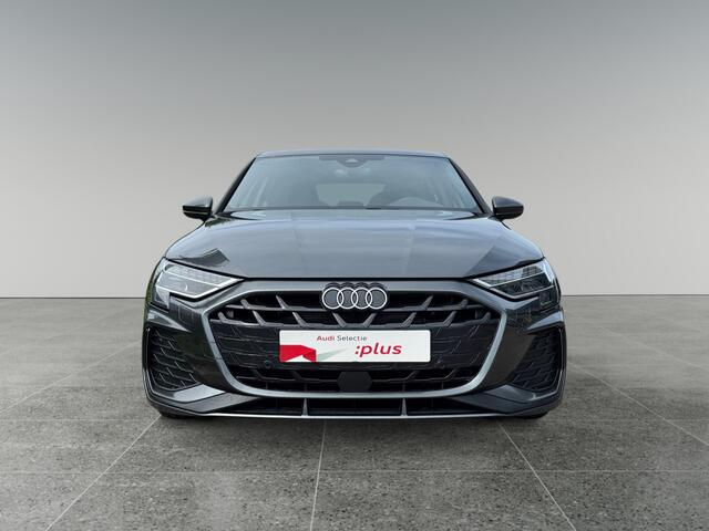 Audi A3 SPORTBACK 35 150pk TFSI S edition Parkeersensoren voor en achter | Sportstoelen zwarte stof | Stoelverwarming voorin