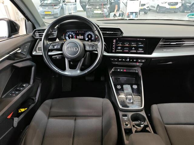 Audi A3 SPORTBACK 30 TFSI Pro Line / AUTOMAAT/ CRUISE/ PARK.SENSOREN + CAMERA/ KEYLESS/ DIGITAL DASH/ AIRCO/ 16'' LMV