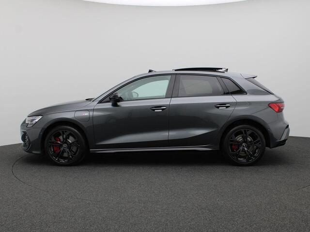 Audi A3 SPORTBACK 45 TFSI e S edition Competition 272PK S-Tronic S-Line, Pano-Schuifdak, Memorystoel, Achteruitrijcamera, Matrix LED-verlichting, Leder, Elektr. Achterklep, Keyless, 18" LM Velgen