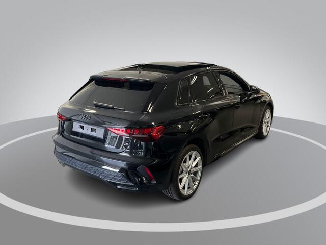 Audi A3 SPORTBACK 45 TFSIe 272pk S-tronic S edition Competition · Panoramadak · Camera · SONOS · Head-Up · Apple/Android Car Play · Keyless · 18'' Inch · Garantie t/m 28-09-2030 of 100.000km