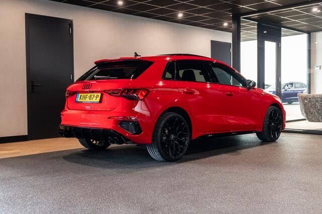 Audi A3 SPORTBACK 40 TFSI 3X S-LINE | PANO | H&K | ALCAN | SPORTUITLAAT