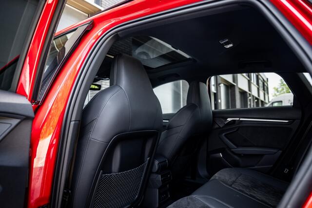 Audi A3 SPORTBACK 40 TFSI 3X S-LINE | PANO | H&K | ALCAN | SPORTUITLAAT