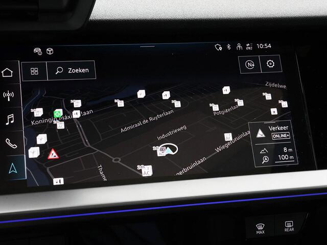 Audi A3 SPORTBACK 40 TFSIe 204PK S-tronic S Line · Panoramadak · Camera · Apple/Android Car Play · Navigatie · Park Assist · P-Sensoren · 18'' Inch ·