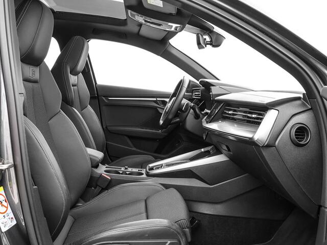 Audi A3 SPORTBACK 40 TFSIe 204PK S-tronic S Line · Panoramadak · Camera · Apple/Android Car Play · Navigatie · Park Assist · P-Sensoren · 18'' Inch ·