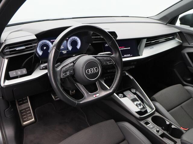 Audi A3 SPORTBACK 45 TFSi e 245 Pk S-Line Competition | Adaptive Cruise | Camera | Matrix LED | Stoelverwarming | CarPlay | 18 Inch | 86.591 Km !!