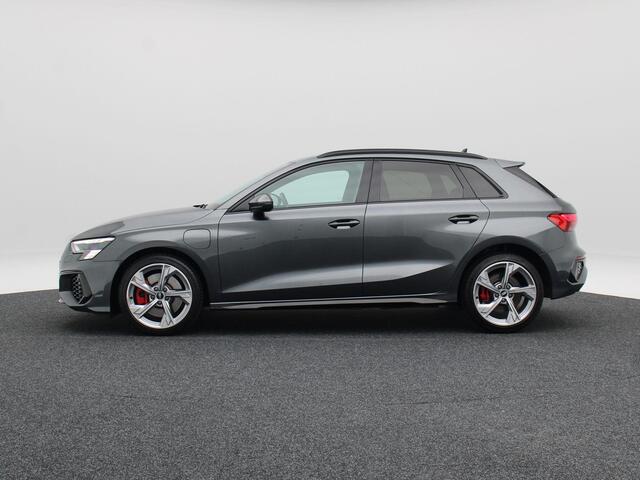 Audi A3 SPORTBACK 45 TFSi e 245 Pk S-Line Competition | Adaptive Cruise | Camera | Matrix LED | Stoelverwarming | CarPlay | 18 Inch | 86.591 Km !!