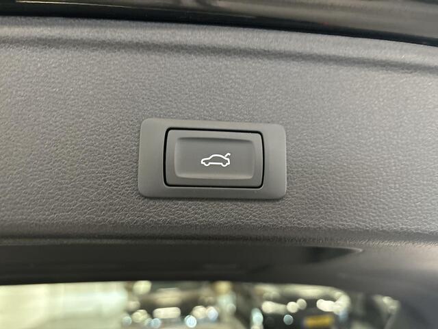 Audi A4 Avant 35 Tfsi 150pk S-tronic S edition Competition · Camera · Apple/Android Car Play · Navi · Elek. Achterklep · Zwart Optiek · 18'' Inch · Garantie t/m 25-03-2028 of 100.000km