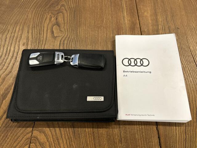 Audi A4 Avant 45 TFSI Sport S line black edition 245PK | Panoramadak | Digital dashboard | Lederen bekleding | Head up display | Adaptieve cruise control | Achteruitrijcamera | Adaptief onderstel | Stoelverwarming v+a | Park assist | Draadloze telefoonlader | Lan