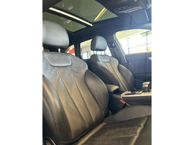 Audi A4 Avant 45 TFSI Sport S line black edition 245PK | Panoramadak | Digital dashboard | Lederen bekleding | Head up display | Adaptieve cruise control | Achteruitrijcamera | Adaptief onderstel | Stoelverwarming v+a | Park assist | Draadloze telefoonlader | Lan