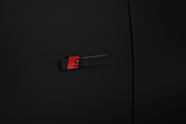 Audi A4 Limousine 2.0 TFSI MHEV Sport S line black edition Leer, Virtual dash! S-Line, Trekhaak
