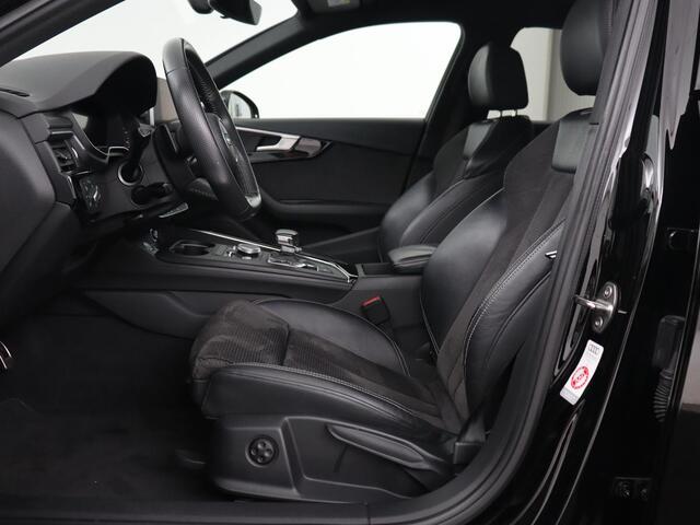 Audi A4 40 TFSI Sport S Line Black Edition | Stoelverwarming | Adaptive cruise | Keyless | Virtual Cockpit | Carplay | Half leder | Navigatie | Full LED | 19'' | Sportstoelen | Sfeerverlichting