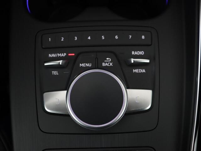 Audi A4 40 TFSI Sport S Line Black Edition | Stoelverwarming | Adaptive cruise | Keyless | Virtual Cockpit | Carplay | Half leder | Navigatie | Full LED | 19'' | Sportstoelen | Sfeerverlichting